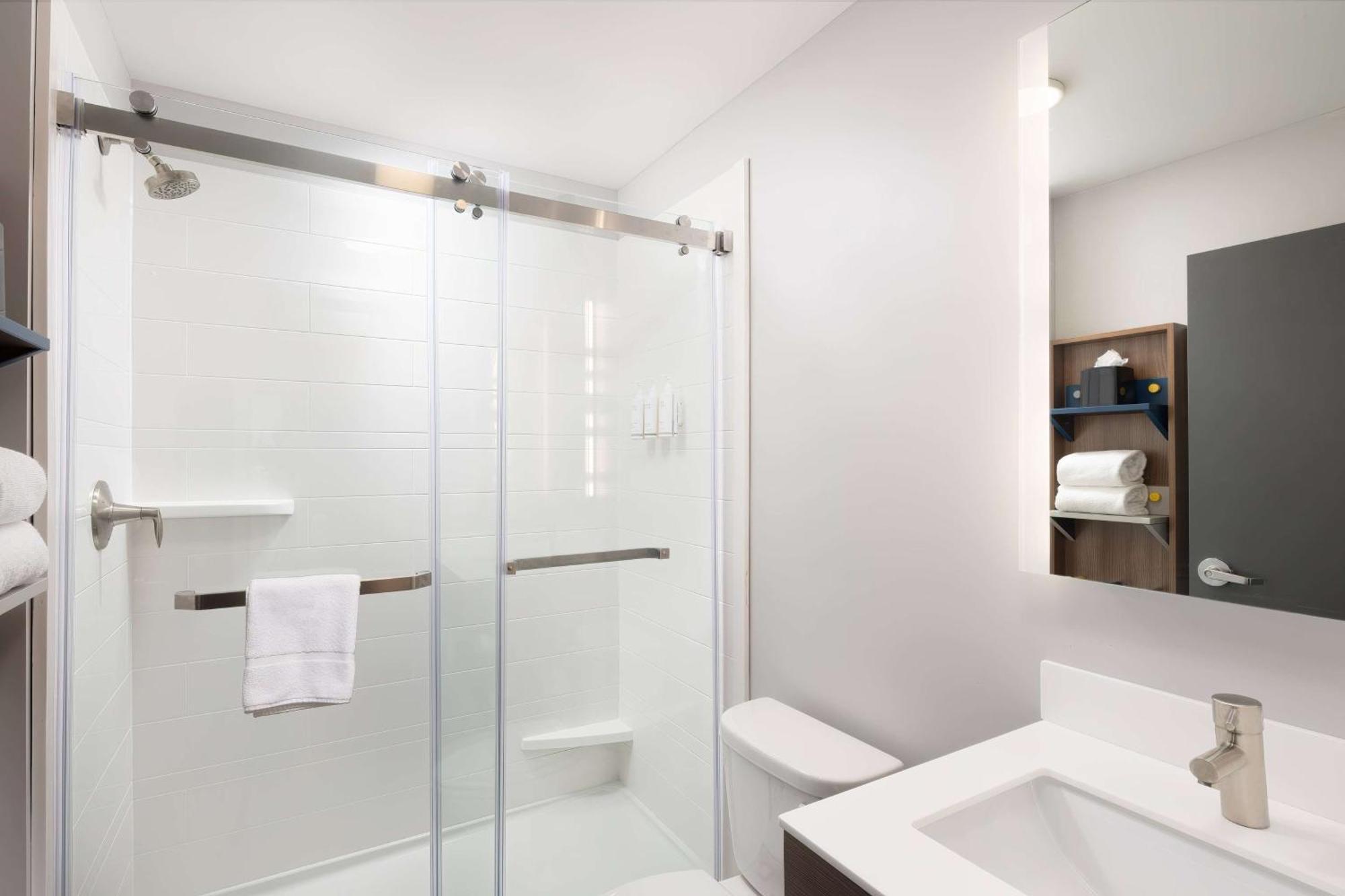 Microtel Inn & Suites By Wyndham Macedon מראה חיצוני תמונה