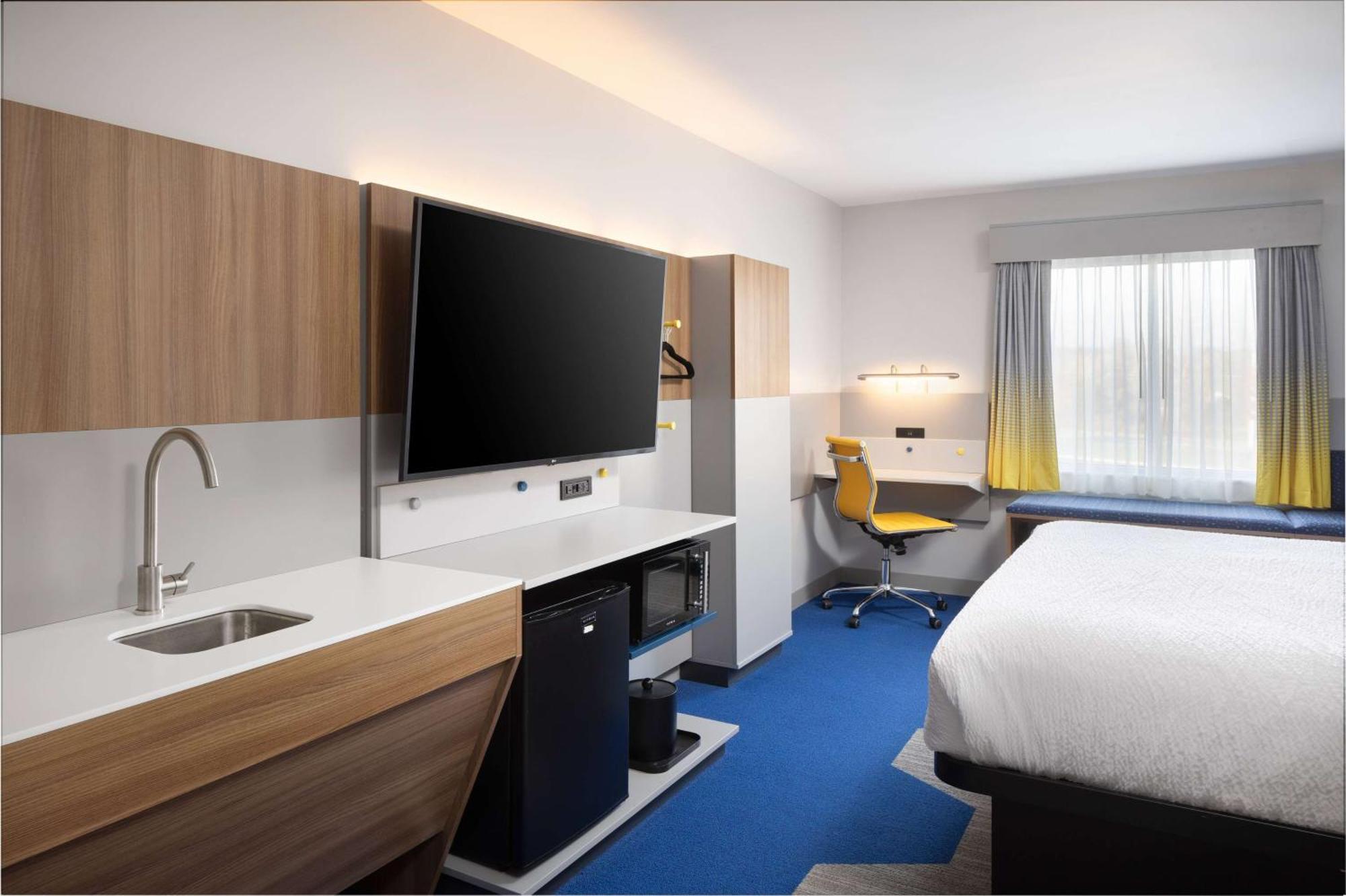 Microtel Inn & Suites By Wyndham Macedon מראה חיצוני תמונה