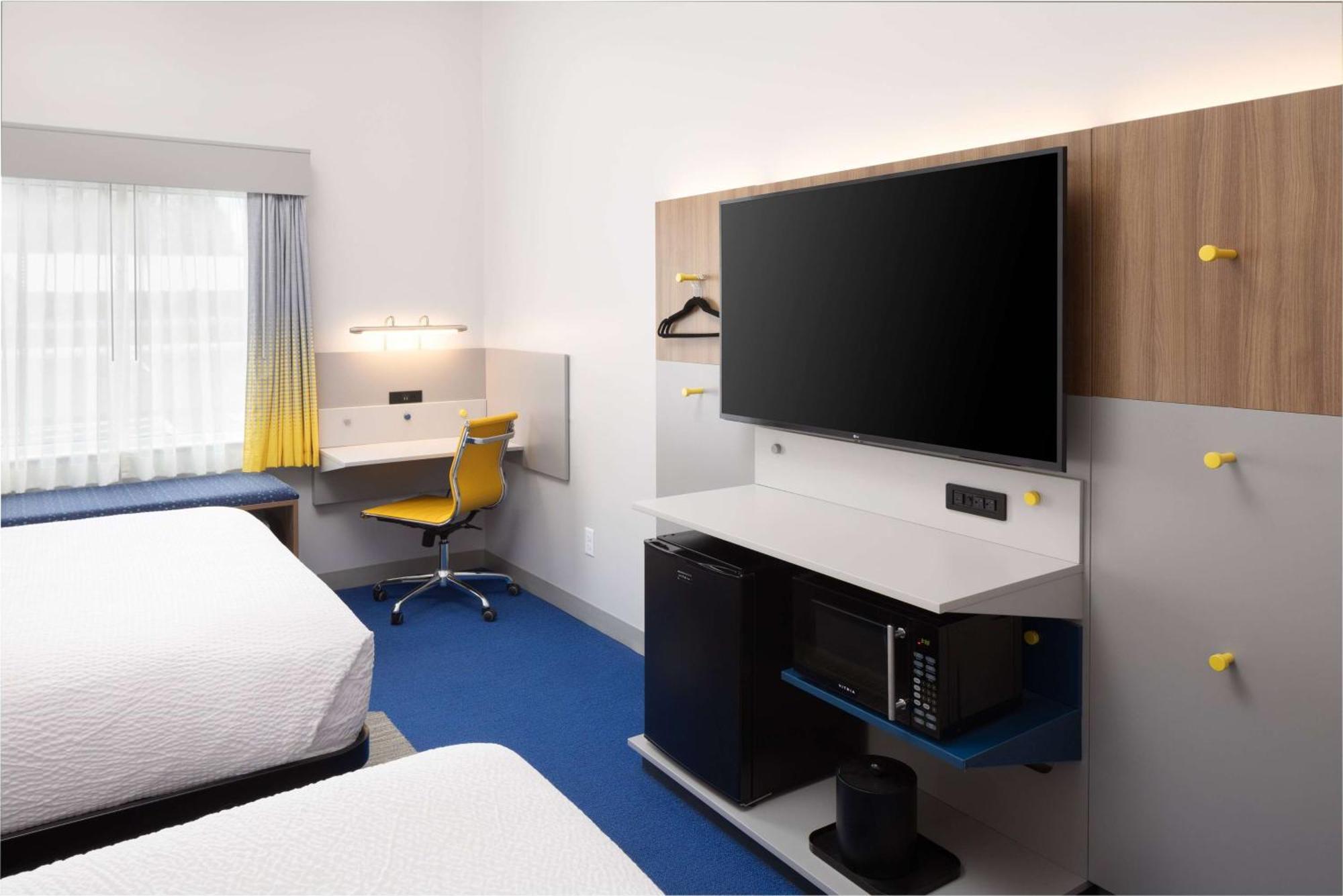 Microtel Inn & Suites By Wyndham Macedon מראה חיצוני תמונה