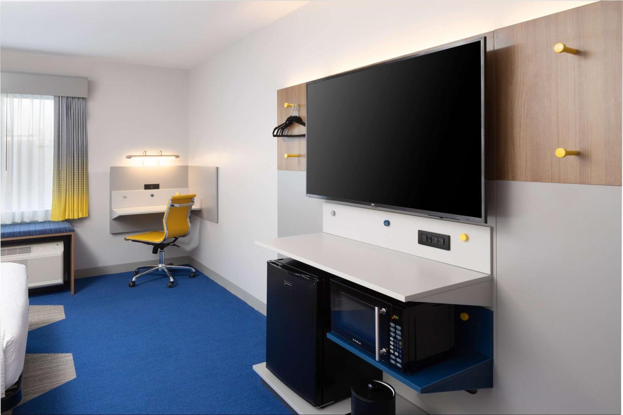 Microtel Inn & Suites By Wyndham Macedon מראה חיצוני תמונה