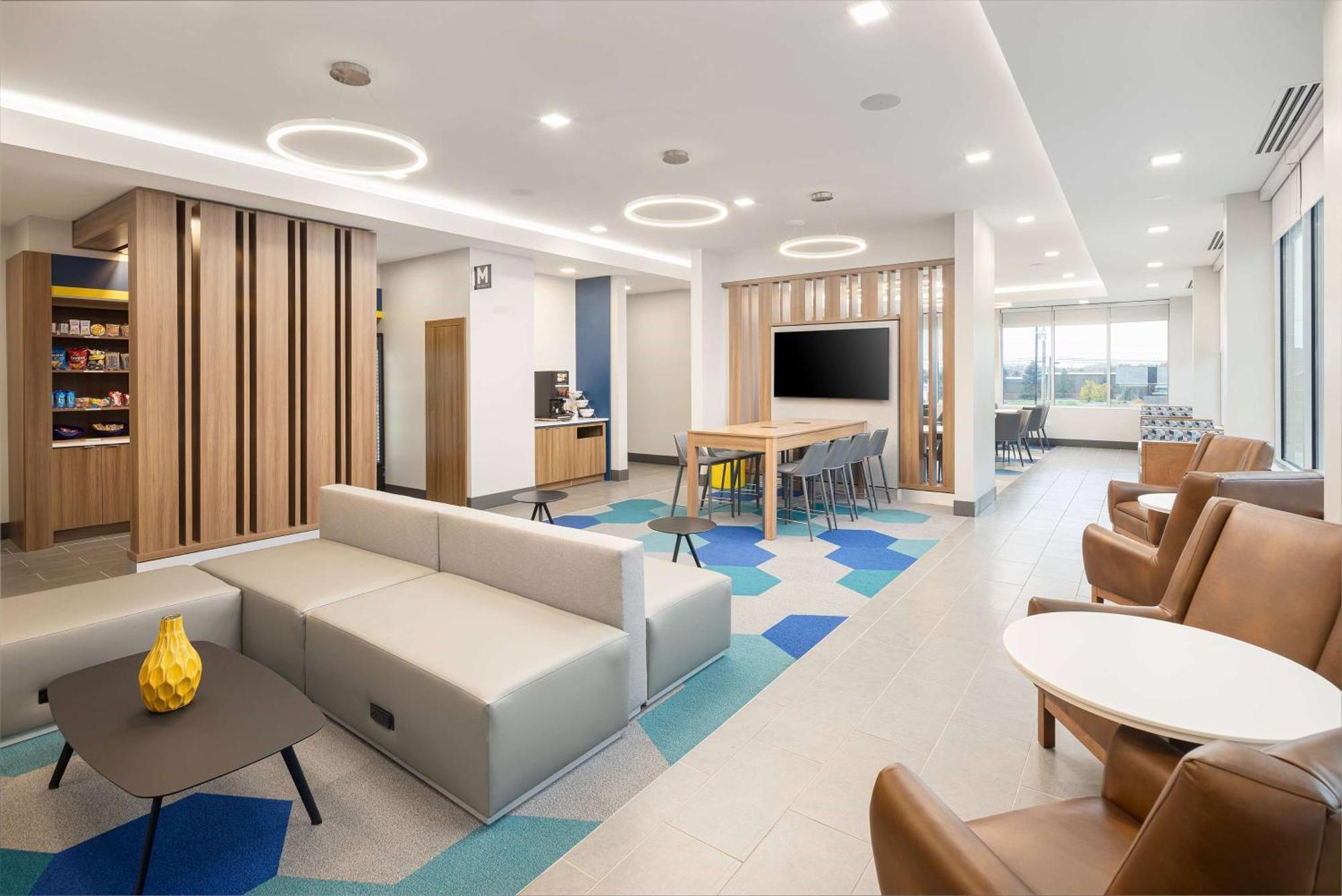 Microtel Inn & Suites By Wyndham Macedon מראה חיצוני תמונה