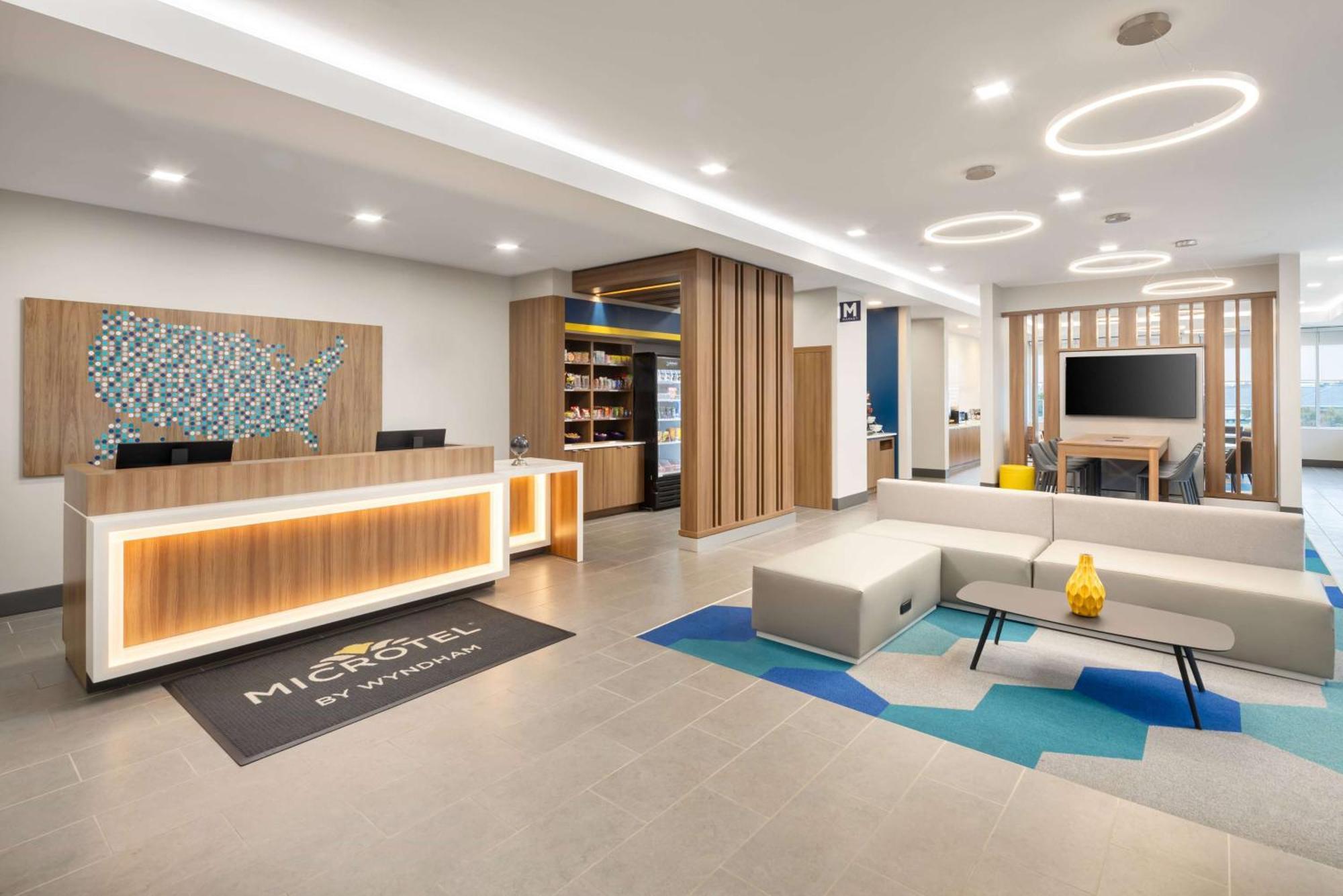 Microtel Inn & Suites By Wyndham Macedon מראה חיצוני תמונה