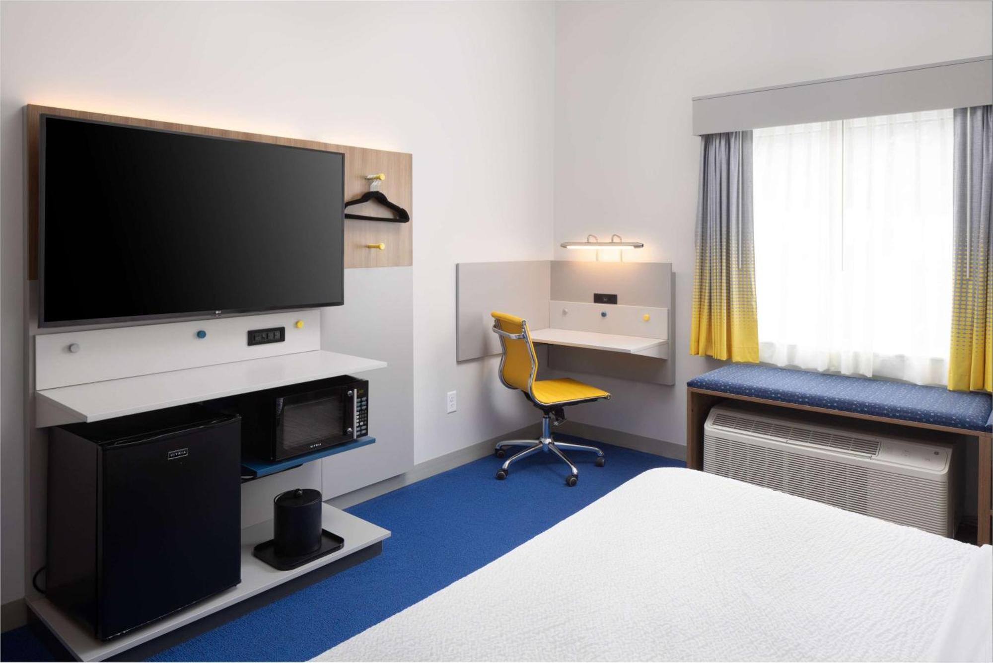 Microtel Inn & Suites By Wyndham Macedon מראה חיצוני תמונה